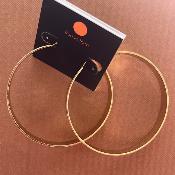 Beautiful brand new statement gold earring hoops! - Picture 4 of 7